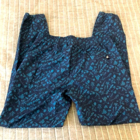 Backcountry on the go ankle pant in floral dress blues - Picture 1 of 4